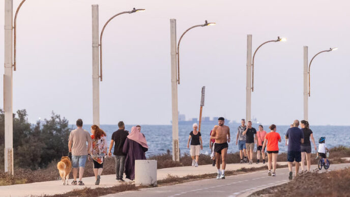 מזג האוויר: ירידה קלה בטמפרטורות, עומסי חום במזרח הארץ
