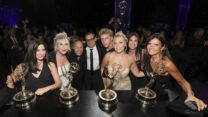 יוצרי הסדרה "התבגרות" (צילום: Danny Moloshok/Invision for the Television Academy/AP Content Services)