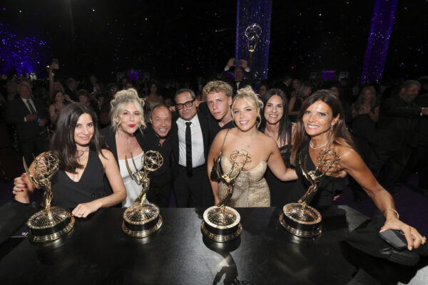 יוצרי הסדרה "התבגרות" (צילום: Danny Moloshok/Invision for the Television Academy/AP Content Services)