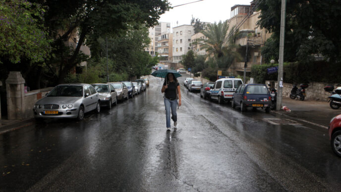 מזג האוויר: גשם מקומי ירד בצפון, ייתכן טפטוף לאורך החוף
