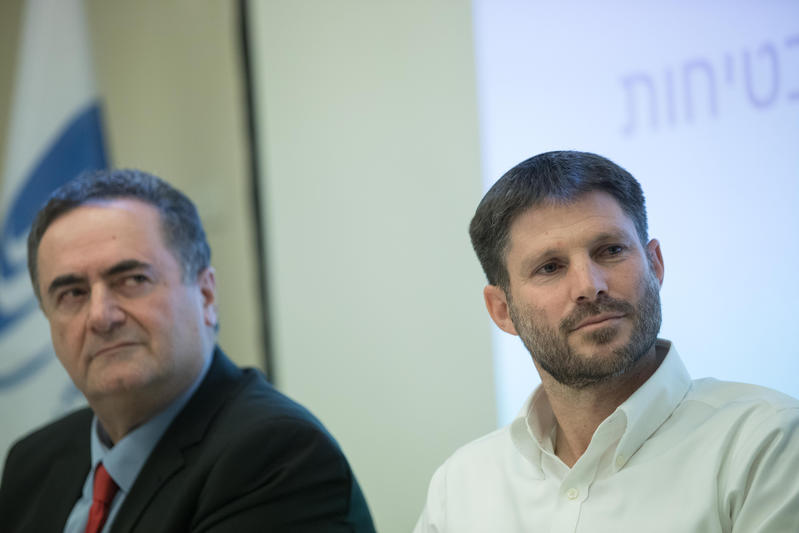 שר האוצר בצלאל סמוטריץ' ושר הביטחון ישראל כ"ץ (צילום: נועם רבקין פנטון/פלאש90)
