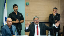 השר לביטחון לאומי (במרכז) ויו"ר הוועדה לביטחון לאומי צביקה פוגל בדיון על חוק עונש מוות למחבלים (צילום: חיים גולדברג/ פלאש 90)