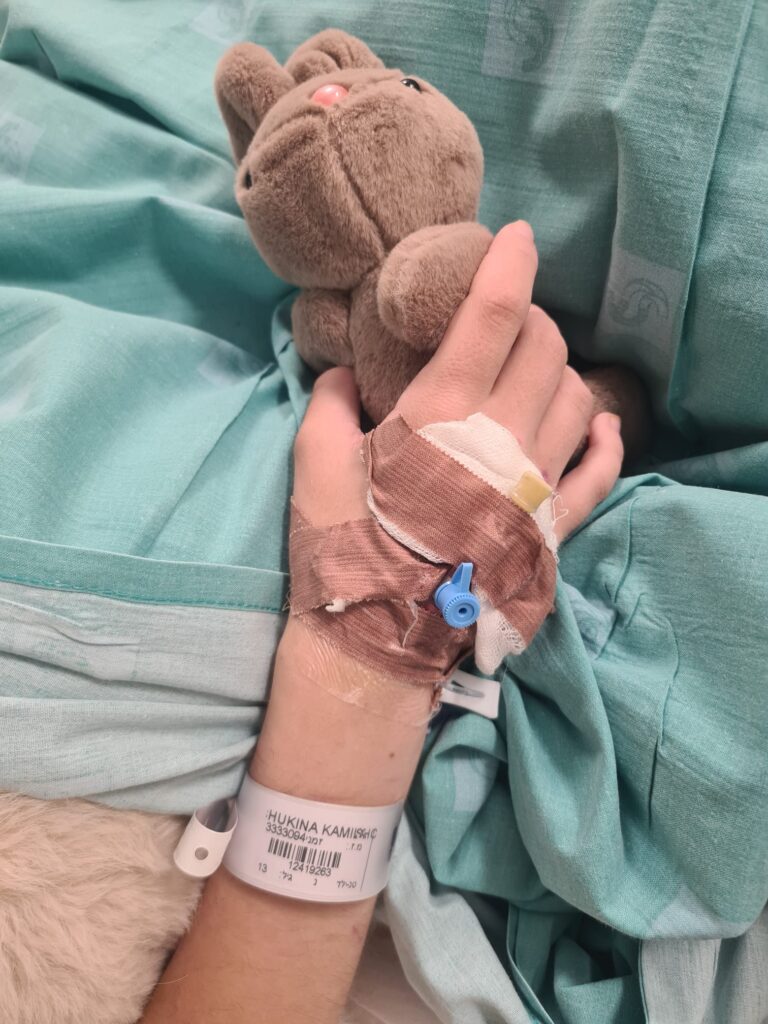 קמילה שוקינה בבית החולים. "באוקראינה אין לה סיכוי" (צילום: אלבום פרטי)