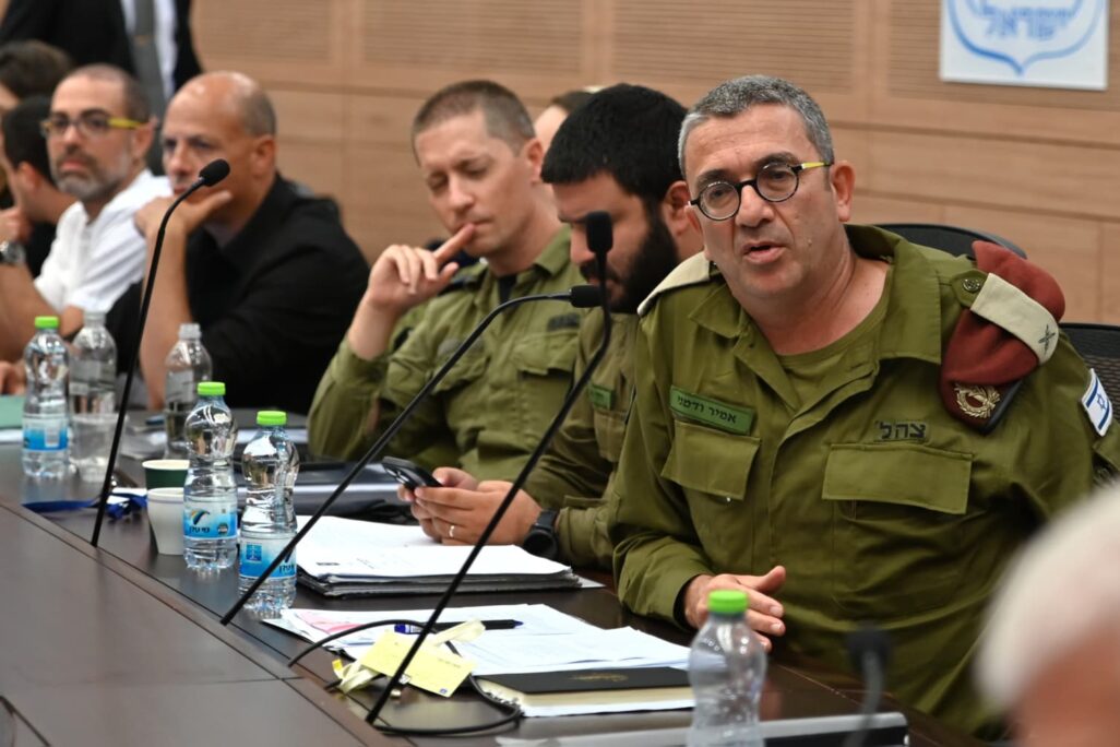 רמ"ט אכ"א תא"ל אמיר ודמני (מימין) בדיון בכנסת (צילום: אור גואטה)