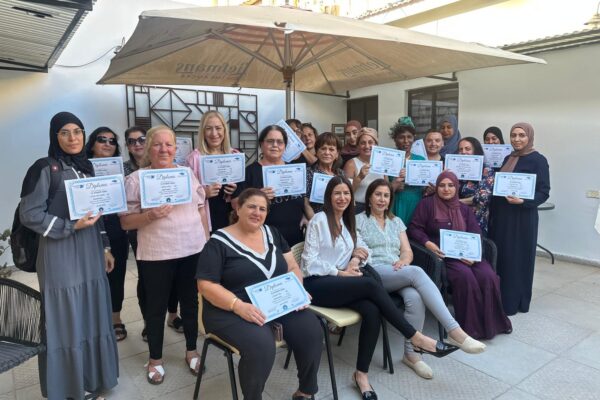 משתתפות הקורס להעצמת נשים ומנהיגות לנשים יהודיות וערביות (צילום: המכון היהודי ערבי של ההסתדרות)