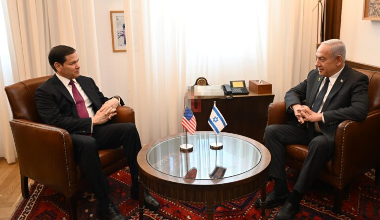 ראש הממשלה בנימין נתניהו ומזכיר המדינה של ארה"ב מרקו רוביו בפגישתם בלשכה בירושלים (צילום: חיים צח/ לע"מ)