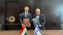 שר התיירות חיים כץ  בטג'יקיסטן עם מקבילו, ג'ומחונזודה ג'משד ג'ורחון (צילום: משרד התיירות)