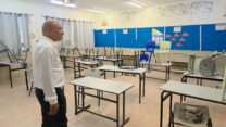 עבד אלבאסט תראבין, יו"ר ועד ההורים ביישוב תראבין (צילום: חוסיין אלעוברה)