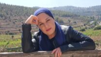 יעל כהן שילה, אם לשתיים מירושלים. בתה הבכורה נותרה ללא שיבוץ ונעדרה מהלימודים במשך חצי שנה (צילום: אלבום פרטי)