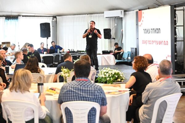 חמאדה עאמר, מ"מ ראש עיריית כפר קאסם (צילום: ארגון אג'יק)