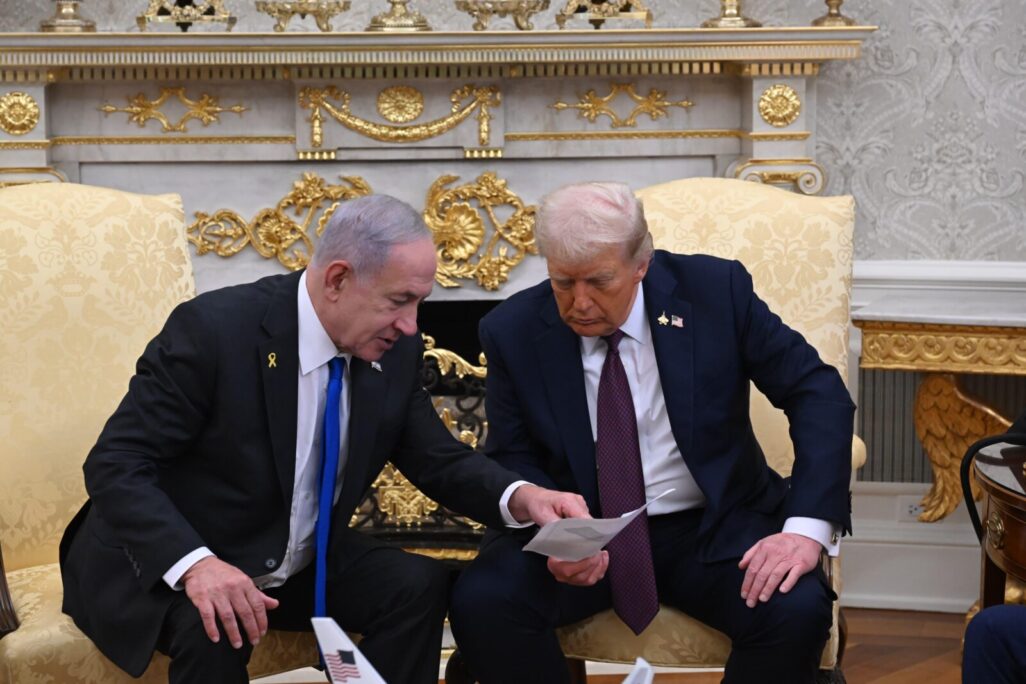פגישת נתניהו וטראמפ בבית הלבן (צילום: אבי אוחיון, לע"מ) פגישת נתניהו וטראמפ בבית הלבן (צילום: אבי אוחיון, לע"מ)