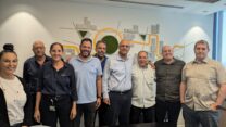 מעמד חתימת ההסכם הקיבוצי ב'מטרופולין (צילום: דוברות ההסתדרות)