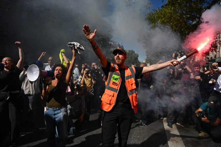 מחאה ברחובות צרפת (צילום: dpa via Reuters Connect)