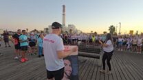 המונים התכנסו לריצה משותפת למען החטוף אביתר דוד, רדינג בצפון נמל תל אביב (צילום: זאב ינאי)