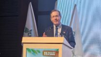הנשיא יצחק הרצוג בכנס הנהגות המושבים. "כוחו של עם ישראל הוא לא רק כוח הזרוע, אלא גם כוח הזורע" (צילום: מאיה רונן)