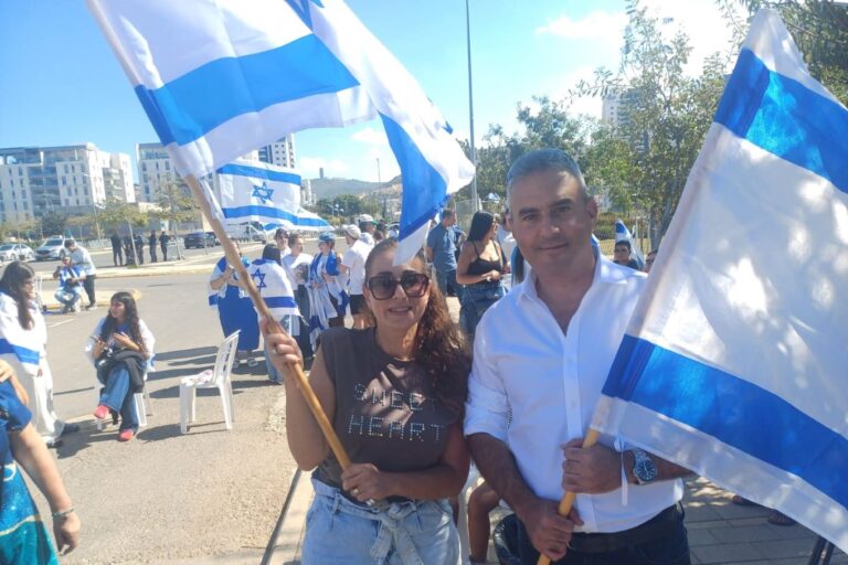 ראש עיריית טירת הכרמל דודו כהן ומנכ"לית העירייה נגה נחום-דהן (צילום: אמיתי פרץ)