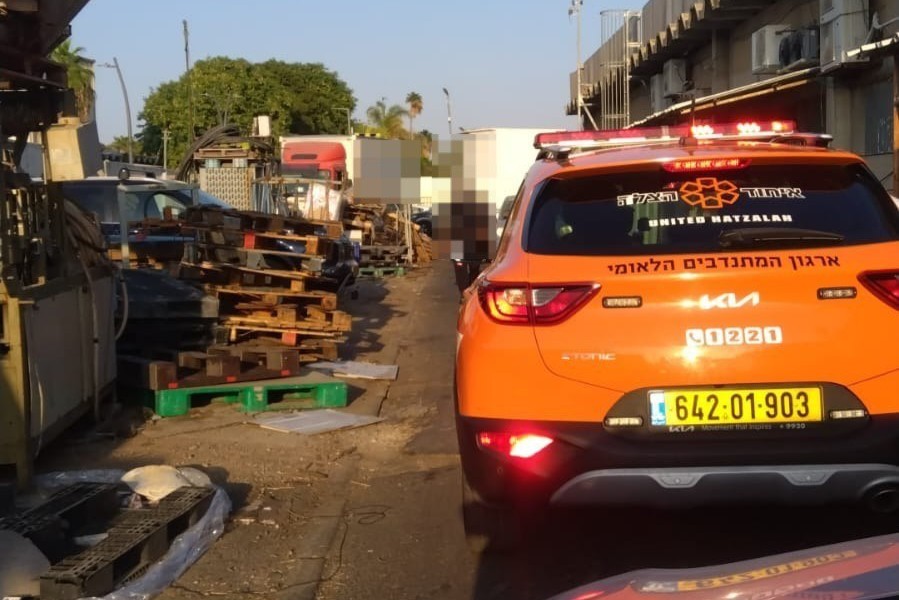 זירת תאונת העבודה בנתיבות (צילום: איחוד הצלה סניף נתיבות) זירת תאונת העבודה בנתיבות (צילום: איחוד הצלה סניף נתיבות)