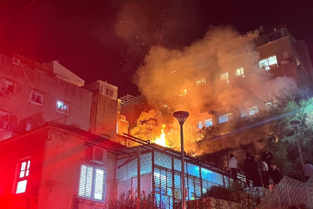 השריפה בבני ברק (צילום: כיבוי והצלה) השריפה בבני ברק (צילום: כיבוי והצלה)