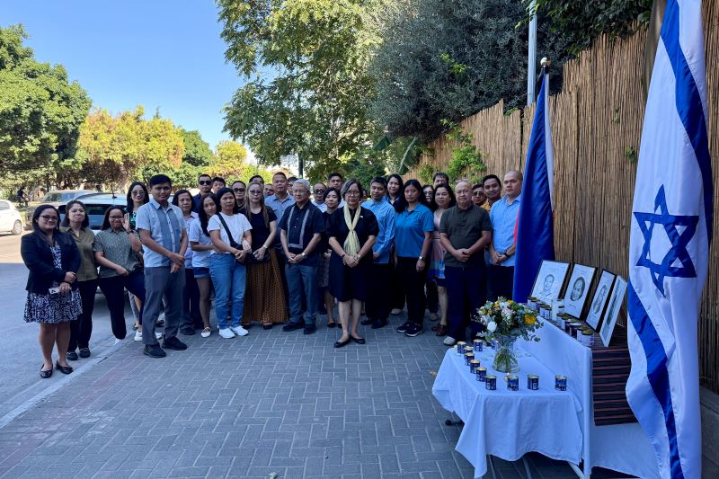 טקס הזיכרון לאזרחי הפיליפינים שנרצחו בשבעה באוקטובר (צילום: שגרירות הפיליפינים בישראל) טקס הזיכרון לאזרחי הפיליפינים שנרצחו בשבעה באוקטובר (צילום: שגרירות הפיליפינים בישראל)