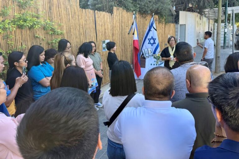 טקס הזיכרון לאזרחי הפיליפינים שנרצחו בשבעה באוקטובר (צילום: שגרירות הפיליפינים בישראל)