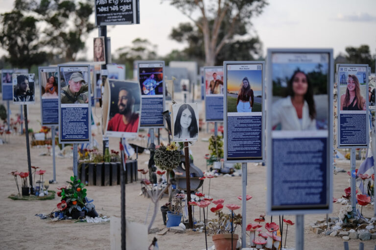 מתחם הנובה. הכול זועק חסר, הכול מבקש פשר. ואין (צילום: דוד טברסקי)