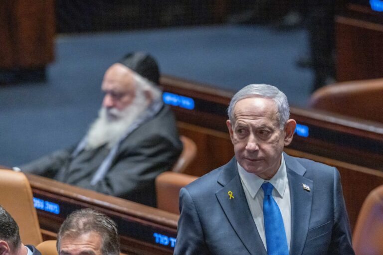 ראש הממשלה נתניהו בפתיחת כנס החורף של הכנסת. עוסק באופן אישי בחוק הגיוס (צילום: חיים גולדברג/פלאש90)