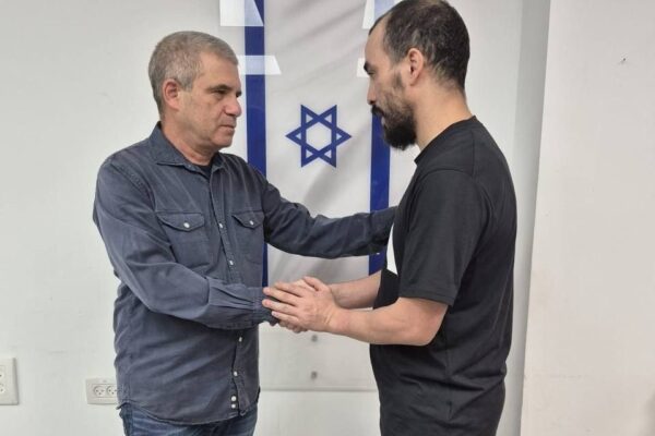 סלאמה ומתאם השבויים והנעדרים גל הירש (צילום: לשכת ראש הממשלה)