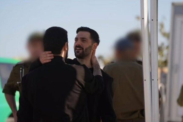 First meeting of the brothers Gali and Ziv Berman, after their release from Hamas captivity (Photo: IDF Spokesperson)