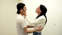 עינב צנגאוקר במפגש ראשון עם בנה מתן לאחר שחרורו מהשבי (צילום: דובר צה"ל)
