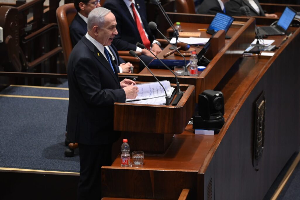 ראש הממשלה בנימין נתניהו נואם בפתיחת מושב החורף של הכנסת (צילום: אור גואטה)