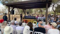 הלווייתו של החטוף החלל אריה זלמנוביץ' ז"ל בקיבוץ ניר עוז (צילום: יהל פרג')