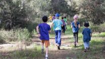 ילדים בפעילות ביער בן שמן (צילום: טל סיון-ציפורין)