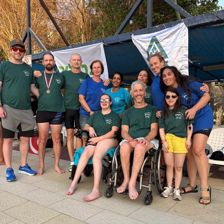 נבחרת השחייה של ארגון איל"ן (צילום: מרכז הפועל)