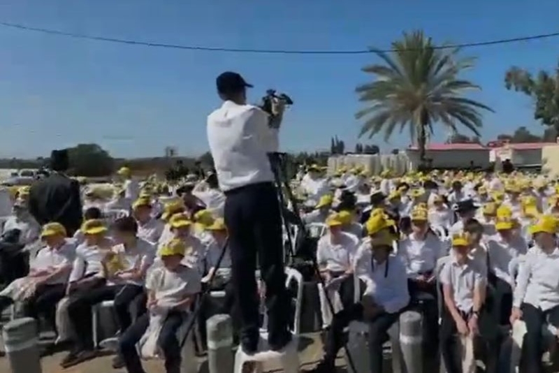 הפגנת חרדים סמוך לכלא הצבאי בבית ליד (צילום: לפי סעיף 27א לחוק זכויות יוצרים)