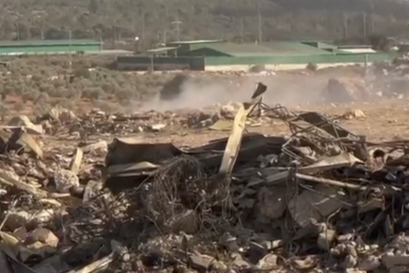 שריפת פסולת באתר לא חוקי בטורעאן (צילום: דוברות המשרד להגנת הסביבה)