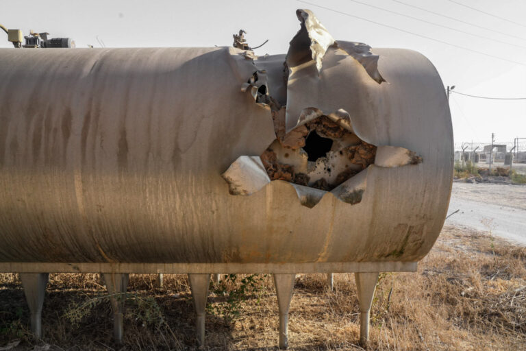 נזק ממתקפת חמאס ברפת כיסופים. "אפילו הרפתות שנהרסו, נבנו מחדש וחזרו לפעול. רפתנים נלחמו במחבלי החמאס" (צילום: כדיה לוי)