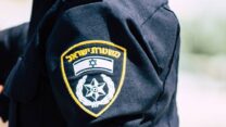 שוטר (צילום אילוסטרציה: Jose HERNANDEZ Camera 51 / Shutterstock.com)