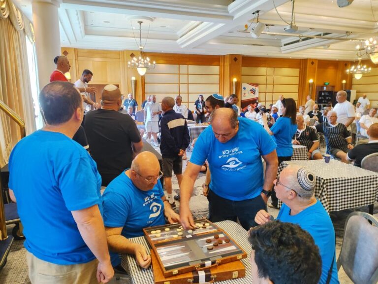 טורניר שש בש בספורטיאדה באילת (צילום: ליאור ברטל)