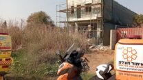 זירת תאונה העבודה בפרדס חנה (צילום: איחוד הצלה)