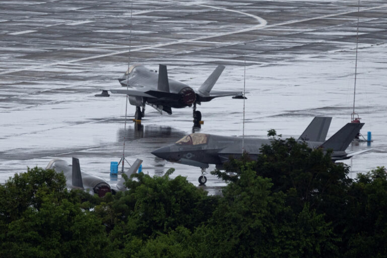 מטוסי F-35 חונים בבסיס חיל הים של ארצות הברית בפורטו ריקו (צילום: REUTERS/Ricardo Arduengo)