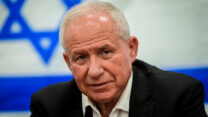 שר החקלאות אבי דיכטר. "לא ניתן שמשק החלב הישראלי יעלם" (צילום: אבשלום ששוני/פלאש90)