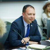 ח"כ ולדימיר בליאק בוועדה בכנסת (צילום: אריק מרמור/ פלאש 90)