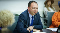 ח"כ ולדימיר בליאק בוועדה בכנסת (צילום: אריק מרמור/ פלאש 90)
