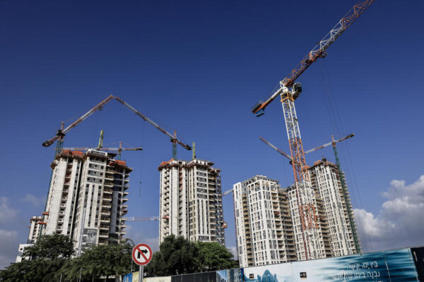 בתים בבנייה באשדוד, 2025 (צילום: צפריר אבייב/פלאש90)