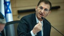 ח"כ בועז ביסמוט בדיון בוועדת החוץ והביטחון (צילום: יונתן זינדל/פלאש90)