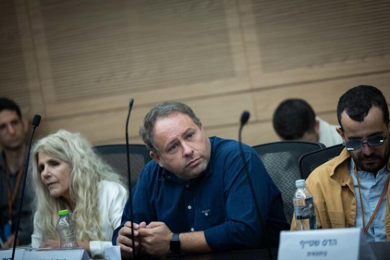 העיתונאי חיים הר זהב (צילום: יונתן זינדל/פלאש90)