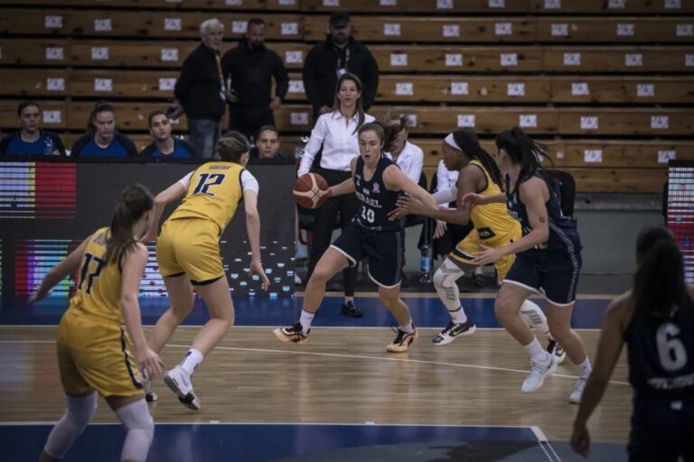 דור סער. דייקה מחוץ לקשת (צילום: FIBA)