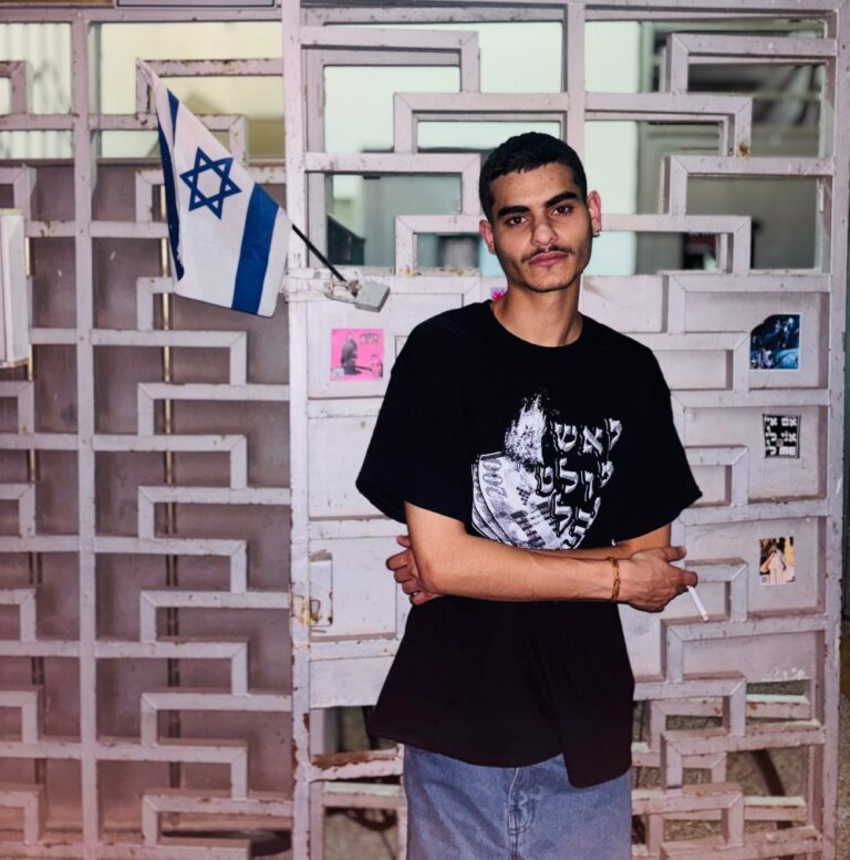 שחר הלל גור. "אני מרגיש אדם הרבה יותר מאמין ממה שהייתי כל החיים" (צילום: מיה ולנטיין)