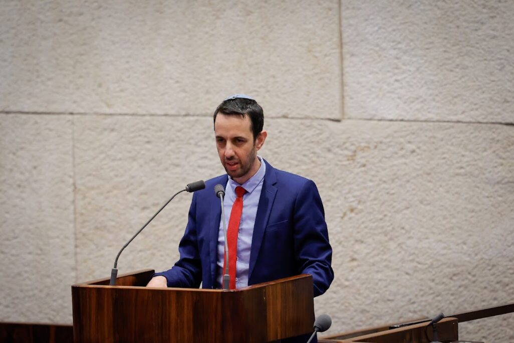אריאל קלנר במליאת הכנסת (צילום: נועם מושקוביץ/דוברות הכנסת) אריאל קלנר במליאת הכנסת (צילום: נועם מושקוביץ/דוברות הכנסת)