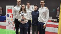 סייפת הדקר אלכסנדרה קרביץ ונבחרת הדקר גברים (צילום: איגוד הסיף)